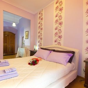 Duca'S Guest House